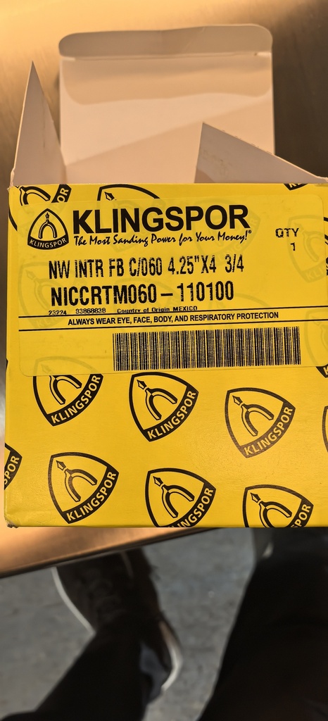 Cepillo de fibra lija grano 60  4 1/4"x 4"x 3/4"