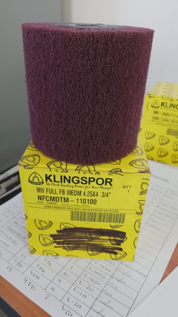 [NFCMDTM-110100] CEPILLO DE FIBRA MEDIANA 4 1/4"X4"X3/4"